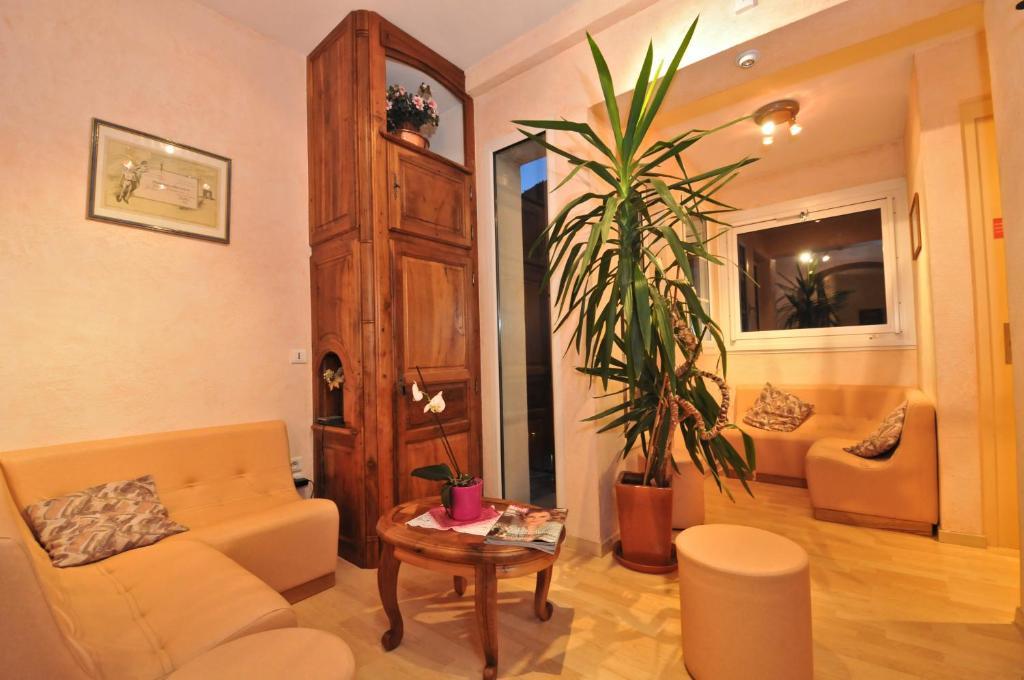 Hotel La Montagne Fleurie บาแรฌ ภายนอก รูปภาพ