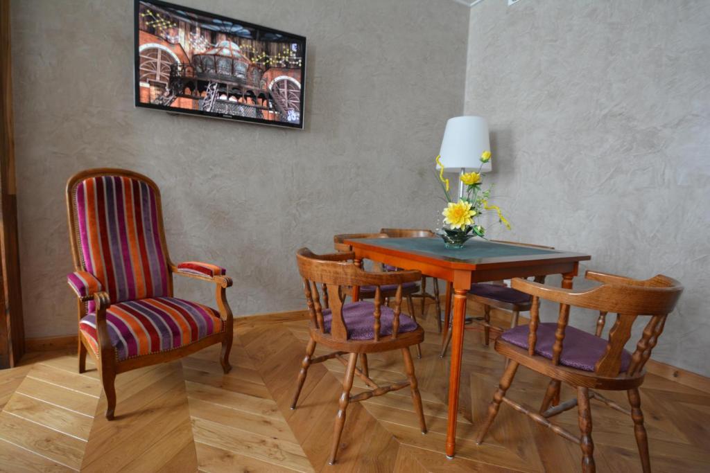 Hotel La Montagne Fleurie บาแรฌ ภายนอก รูปภาพ